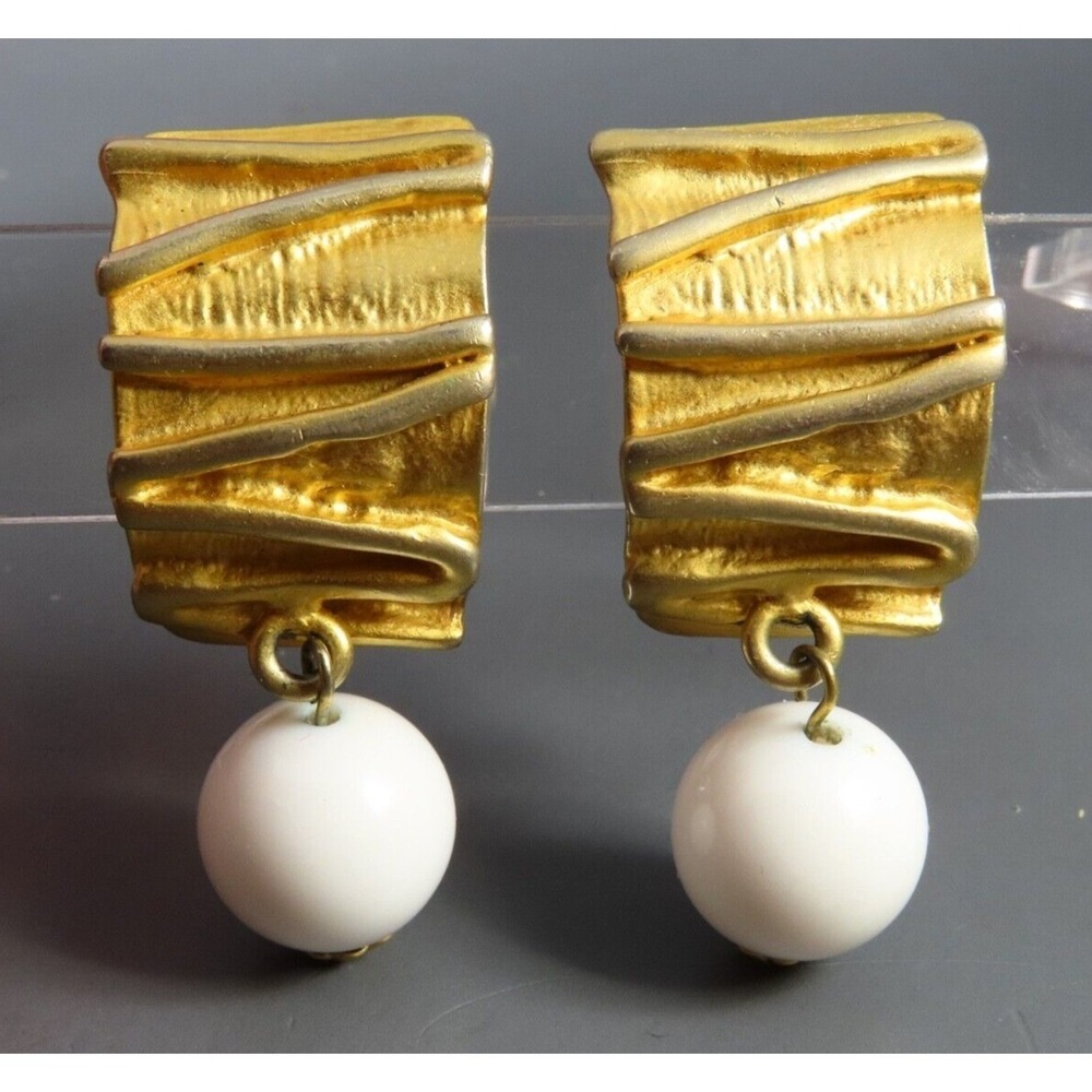 Vintage NORMA JEAN Clip-On EARRINGS Zig Zag Gold Curved Panel White Bead Drop